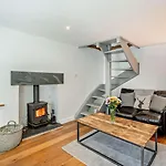 Holiday home 1 Bed In Oc-94210 *
