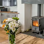 1 Bed In Oc-94210 * Kendal
