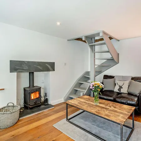 Dom wakacyjny 1 Bed In 94210 *